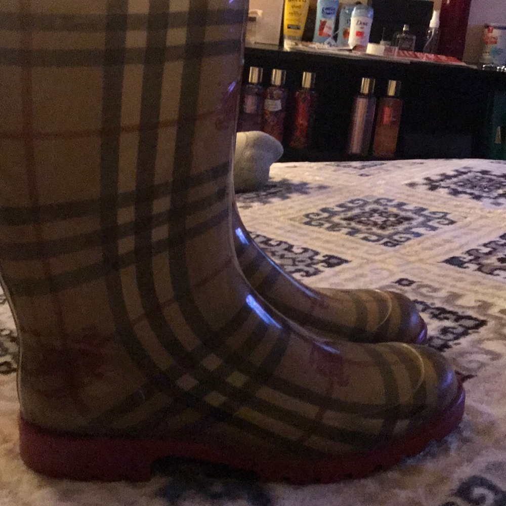 Burberry rain/snow boots